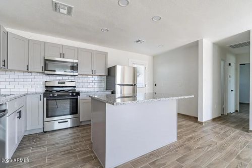b-37 E El Parque Drive, Tempe, AZ, 85282 | Card Image