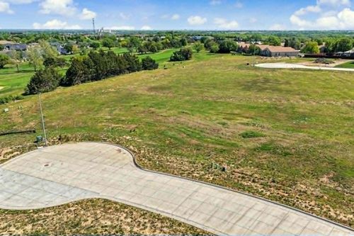 B2 L6 Cedar Point Ct, Salina, KS, 67401 | Card Image