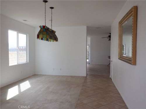 28348 Millbrook Pl, Castaic, CA, 91384-3829 | Card Image