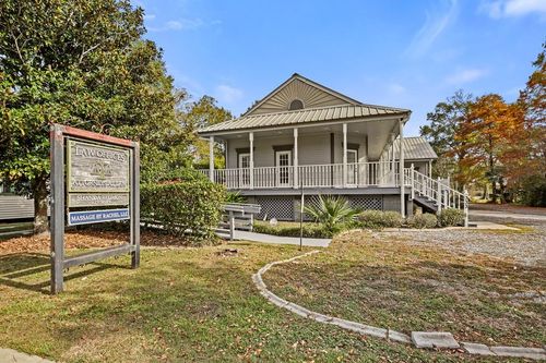 331 Girod St, Mandeville, LA, 70448-5812 | Card Image