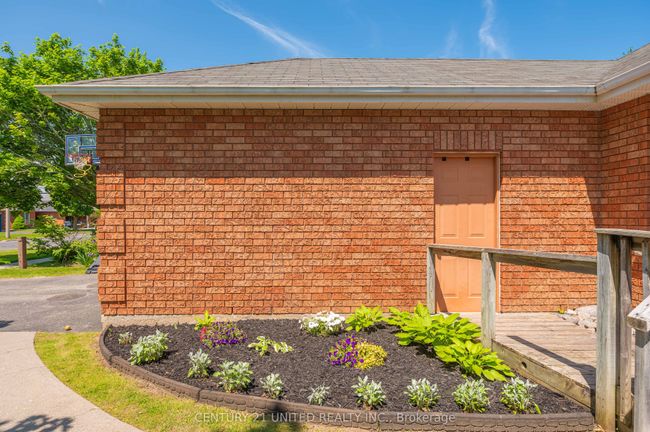 2509 Marsdale Dr, House other with 4 bedrooms, 2 bathrooms and 2 parking in Peterborough ON | Image 4