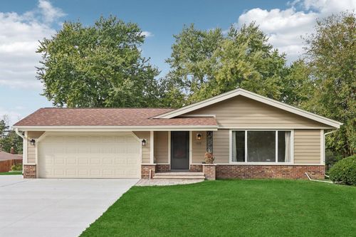 901 Anton Road, Hartland, WI, 53029 | Card Image