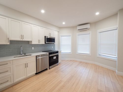 1-20 Winslow Rd, Brookline, MA, 02446-6752 | Card Image