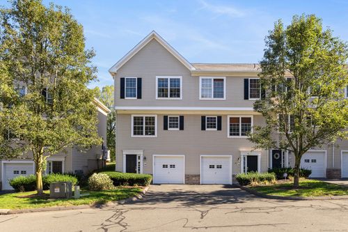 34-34 Donahue Ln, Manchester, CT, 06042-1700 | Card Image