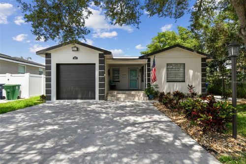 207 W Giddens Ave, TAMPA, FL, 33603-2030 | Card Image