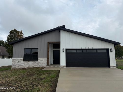 2202 Modern Avenue, Carthage, MO, 64836 | Card Image