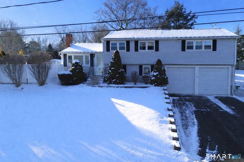 19 Evergreen Dr, Clinton, CT, 06413-1553 | Card Image