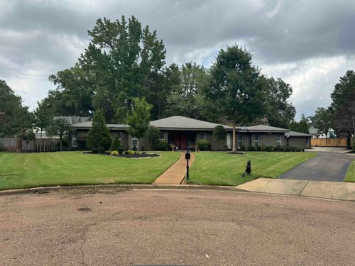 1700 Neshoba Cv, Germantown, TN, 38138-2111 | Card Image