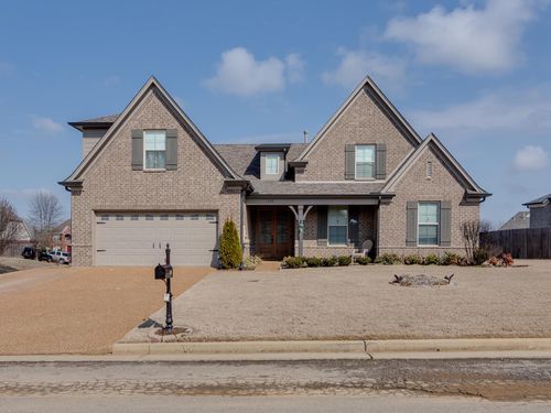 135 Chesnut Ridge Dr, Oakland, TN, 38060-2527 | Card Image
