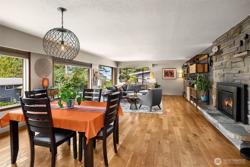 8814 Earl Ave Nw, Seattle, WA, 98117-3844 | Card Image