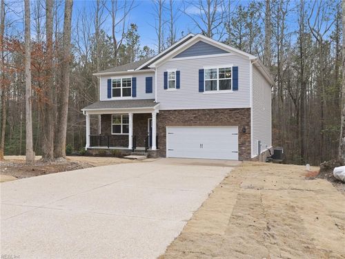 7785 Patriots Way E, Gloucester, VA, 23061-5519 | Card Image