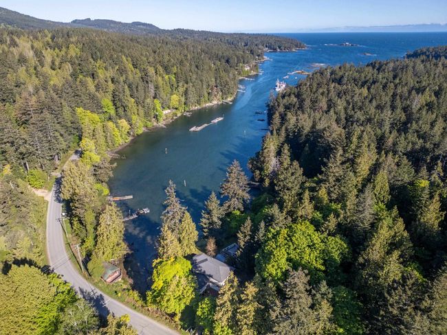 2333 Sturdies Bay Road, House other with 4 bedrooms, 2 bathrooms and null parking in Galiano Island BC | Image 3