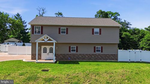 4501 Nichol Ave, LEVITTOWN, PA, 19056-3284 | Card Image