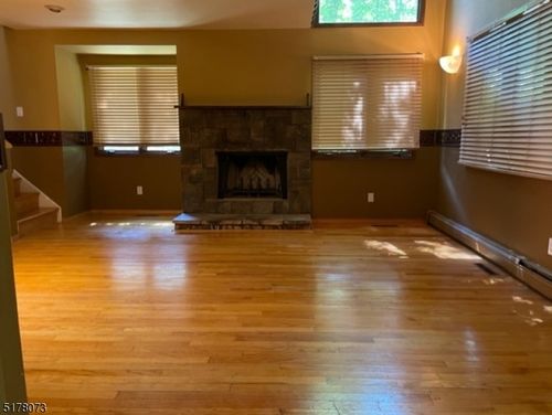17 Village Way, Vernon, NJ, 07462-3107 | Card Image