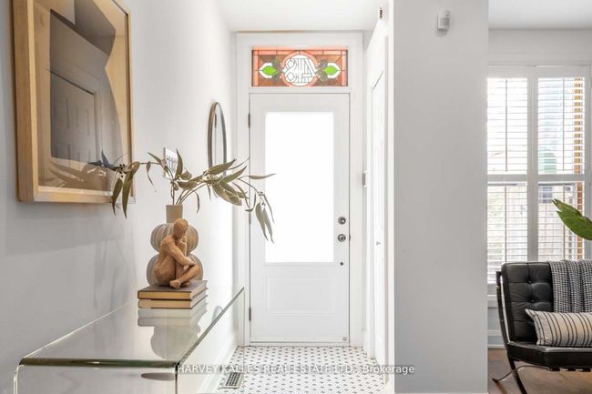 418 Ontario St, House attached with 3 bedrooms, 2 bathrooms and null parking in Toronto ON | Image 5