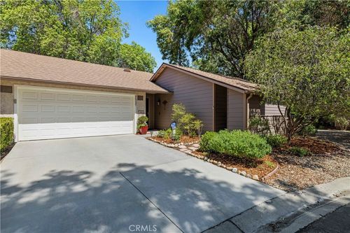 26237 Rainbow Glen Dr, Newhall, CA, 91321-1370 | Card Image