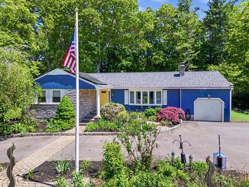 10 Fleetwood Dr, Norfolk, MA, 02056-1028 | Card Image