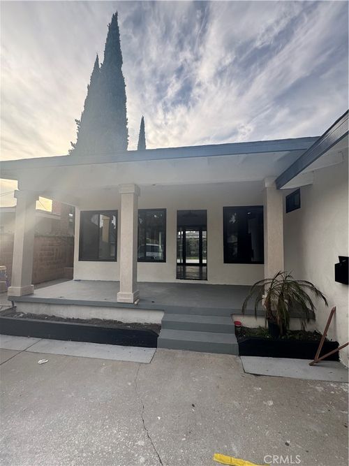 2715 Petaluma Ave, Long Beach, CA, 90815-1612 | Card Image