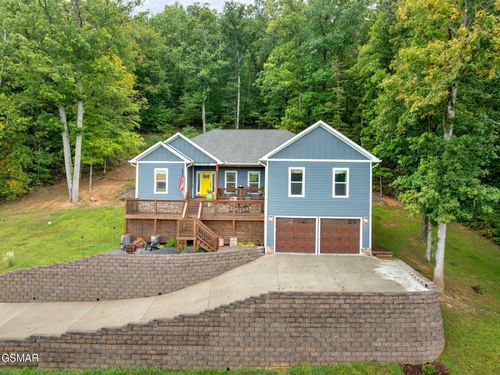 948 Bobbie Jean Ln, Seymour, TN, 37865-4487 | Card Image