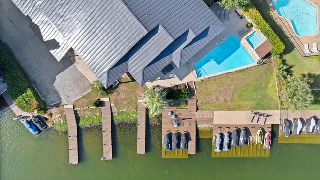 104 Cove E, Condo with 3 bedrooms, 2 bathrooms and null parking in Horseshoe Bay TX | Image 4