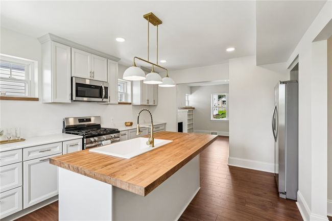 252 Hudson Ave, House other with 5 bedrooms, 2 bathrooms and null parking in Greensburg PA | Image 11