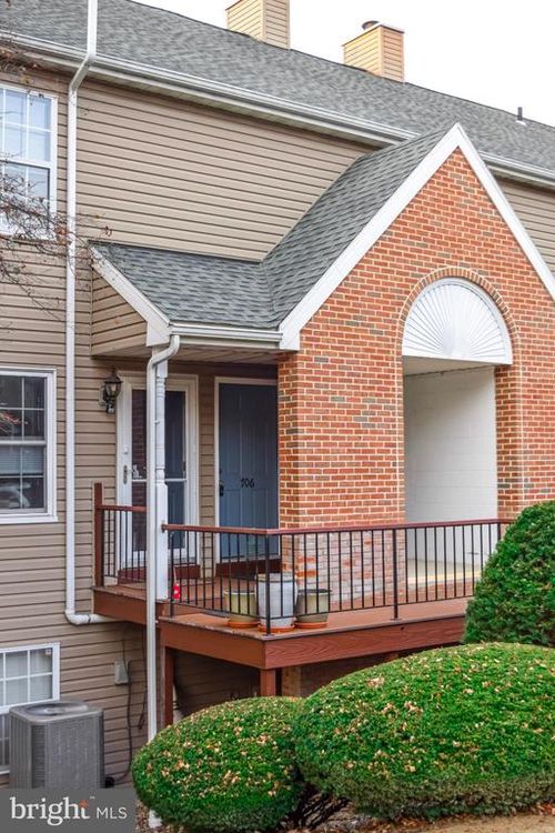 706 Christopher Dr, WYOMISSING, PA, 19610-1161 | Card Image