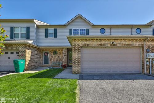 6411 Pioneer Dr, Macungie, PA, 18062-8434 | Card Image