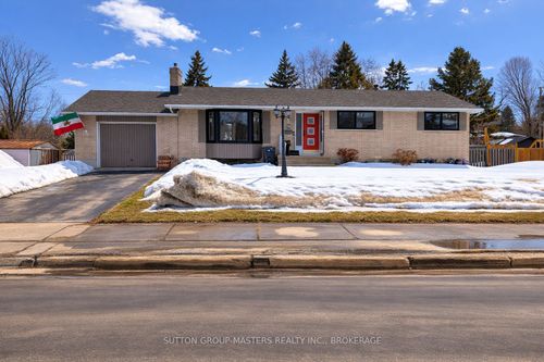 150 Manitou Cres W, Amherstview, ON, K7N1C4 | Card Image