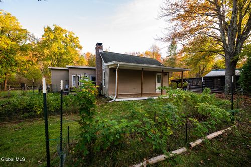 261 Old Post Rd, Malta, NY, 12020-4001 | Card Image