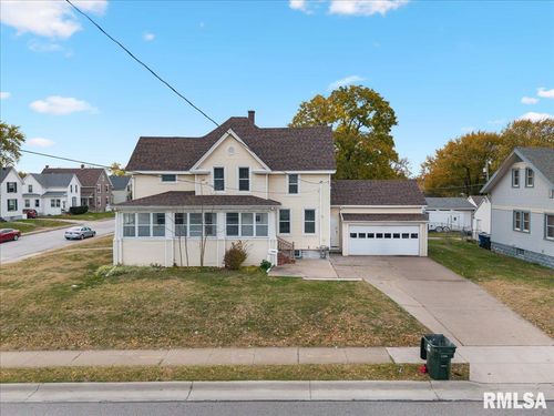 1604 N Division St, Davenport, IA, 52804-3533 | Card Image