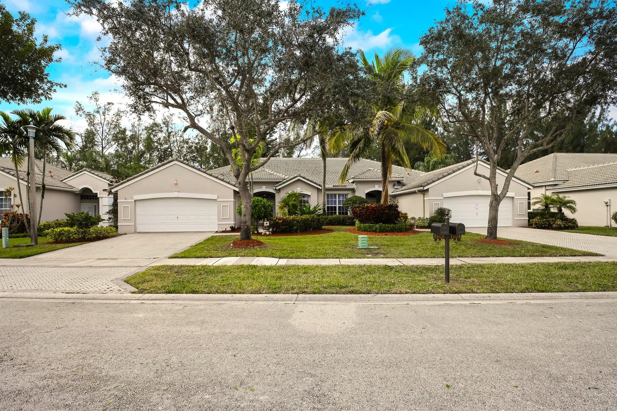 Rockford Rd, Boynton Beach, FL 33472