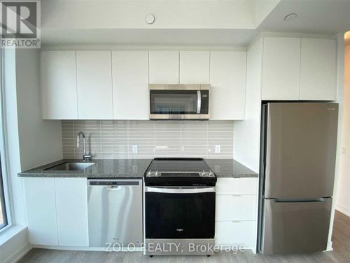 1602e-8868 Yonge St, Richmond Hill, ON, L4C1Z8 | Card Image