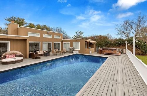 32 Lewis Rd, East Quogue, NY, 11942-5004 | Card Image