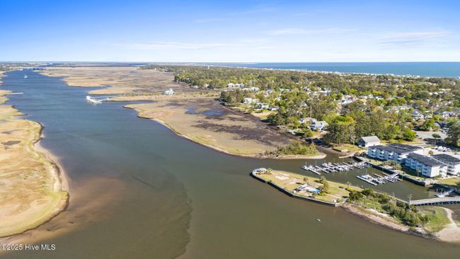 306 Ne 55 Th St, House other with 3 bedrooms, 1 bathrooms and null parking in Oak Island NC | Image 37