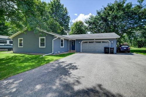 1308 N Page St, Stoughton, WI, 53589-1163 | Card Image