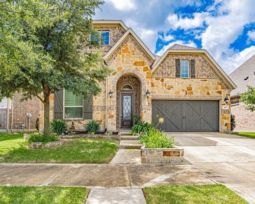 803 Red Maple Rd, Euless, TX, 76039-1770 | Card Image