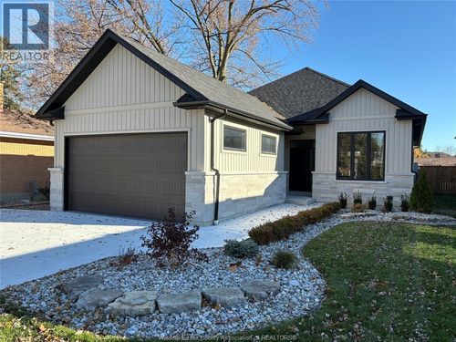 1644 Shawnee Rd, Tecumseh, ON, N8N1S5 | Card Image