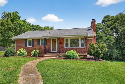 2421 Mount Vernon St, WAYNESBORO, VA, 22980-1621 | Card Image