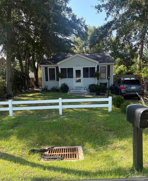 317 E Winthrop Ave, Pensacola, FL, 32507-3669 | Card Image