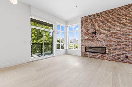 205-300 Salter St, New Westminster, BC, V3M0L9 | Card Image
