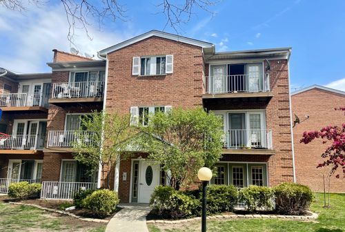 302-4276 Central Rd, Glenview, IL, 60025-5623 | Card Image