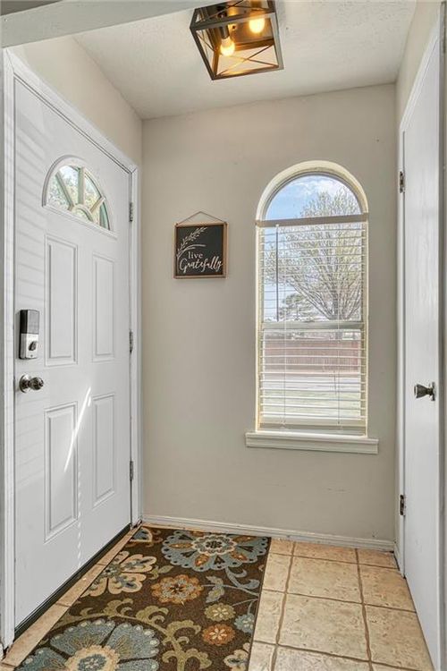 617 Meadow Ln, Frederick, OK, 73542-1619 | Card Image