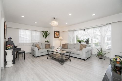 8255 18th Ave, Burnaby, BC, V3N1K4 | Card Image