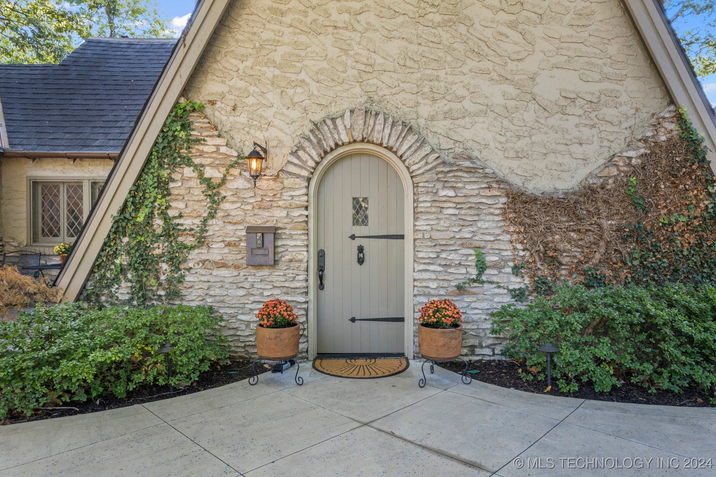 Rockford Dr, Tulsa, OK 74105