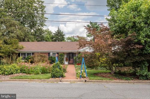 700 New York Ave, HARRISONBURG, VA, 22801-1741 | Card Image