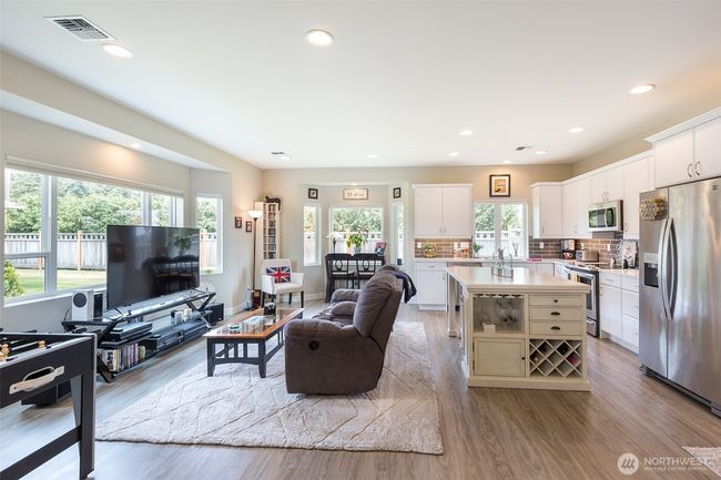 510 W Evergreen Farm Way, Condo with 2 bedrooms, 2 bathrooms and 3 parking in Sequim WA | Image 17