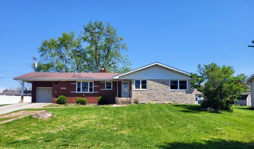 325 Cedar St Nw, DeMotte, IN, 46310 | Card Image