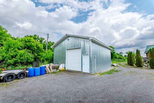 19799 County Rd, House other with 4 bedrooms, 3 bathrooms and 15 parking in Dunvegan ON | Image 28
