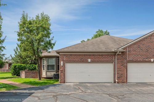 50003 Samuel Ct, Shelby Township, MI, 48317-6343 | Card Image