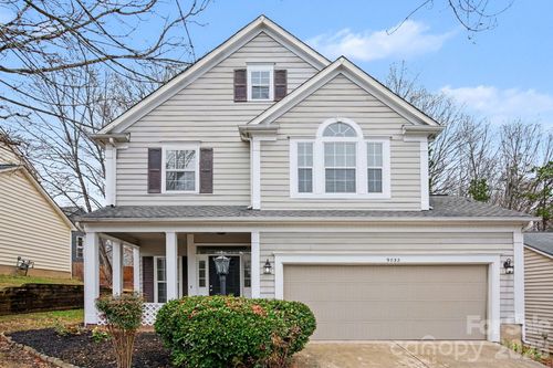 9032 Little Hampton Pl, Charlotte, NC, 28215-7520 | Card Image